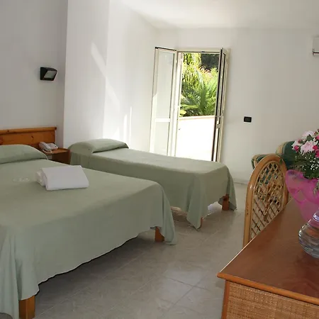 Garden Club 3*