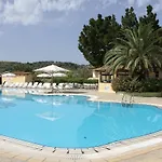 Ξενοδοχείο Garden Club