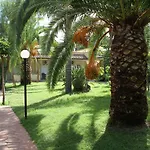 Garden Club 4*
